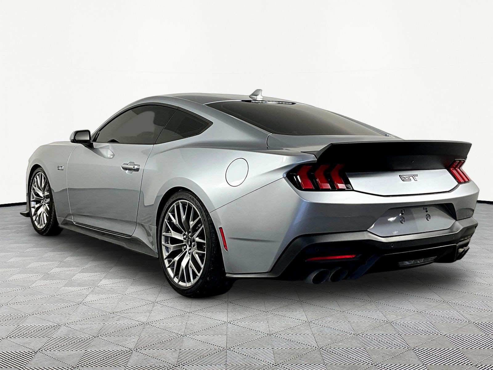 Used 2025 Ford Mustang GT Premium RWD image 4