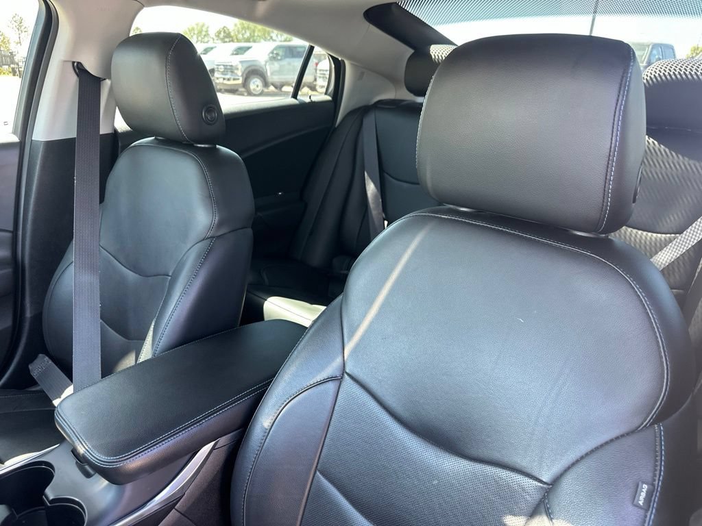 Used 2017 Chevrolet Volt Premier w/ Driver Confidence II Package FWD image 14