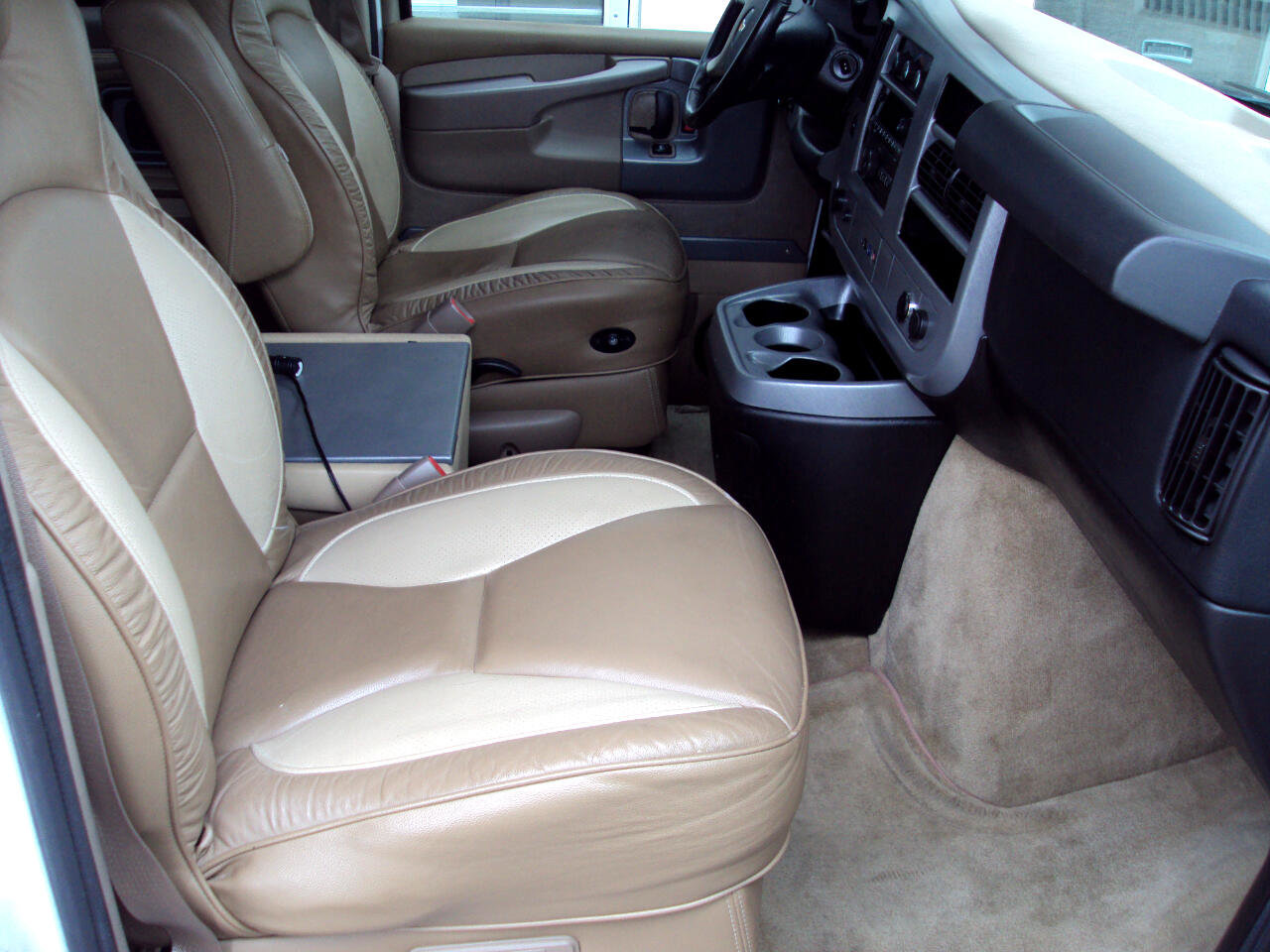 Used 2014 Chevrolet Express 1500 AWD image 20