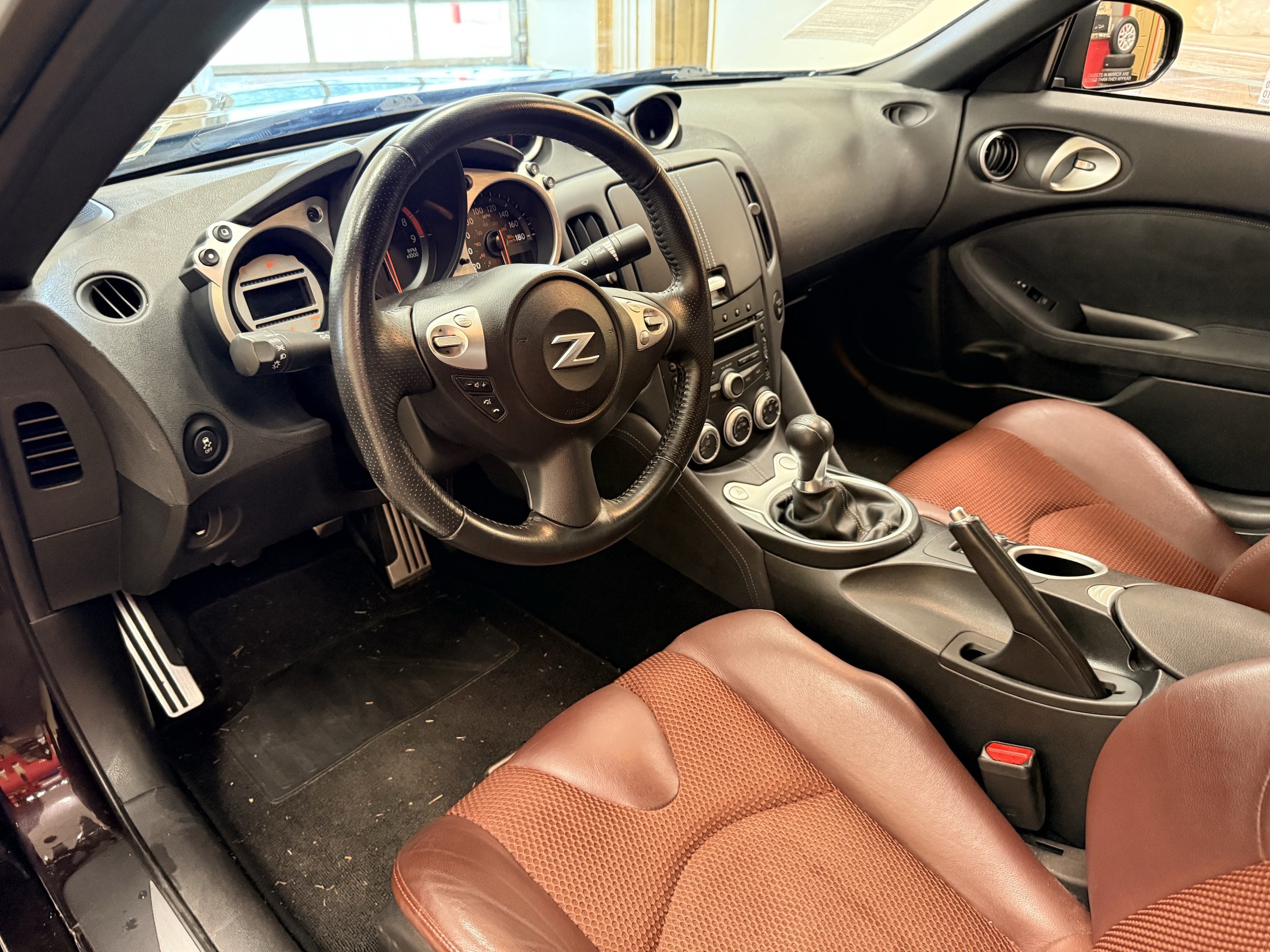 Used 2012 Nissan 370Z Touring RWD image 19