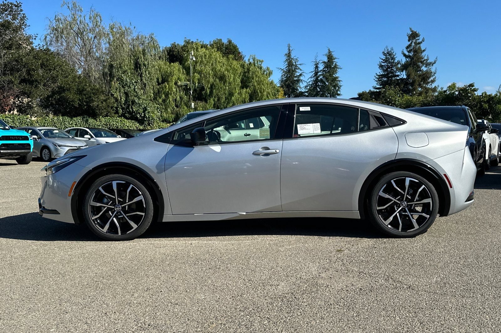New 2026 Toyota Prius Plug-In Hybrid FWD image 6