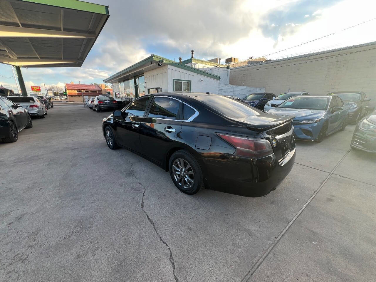 Used 2015 Nissan Altima 2.5 S w/ Special Edition Package FWD image 5