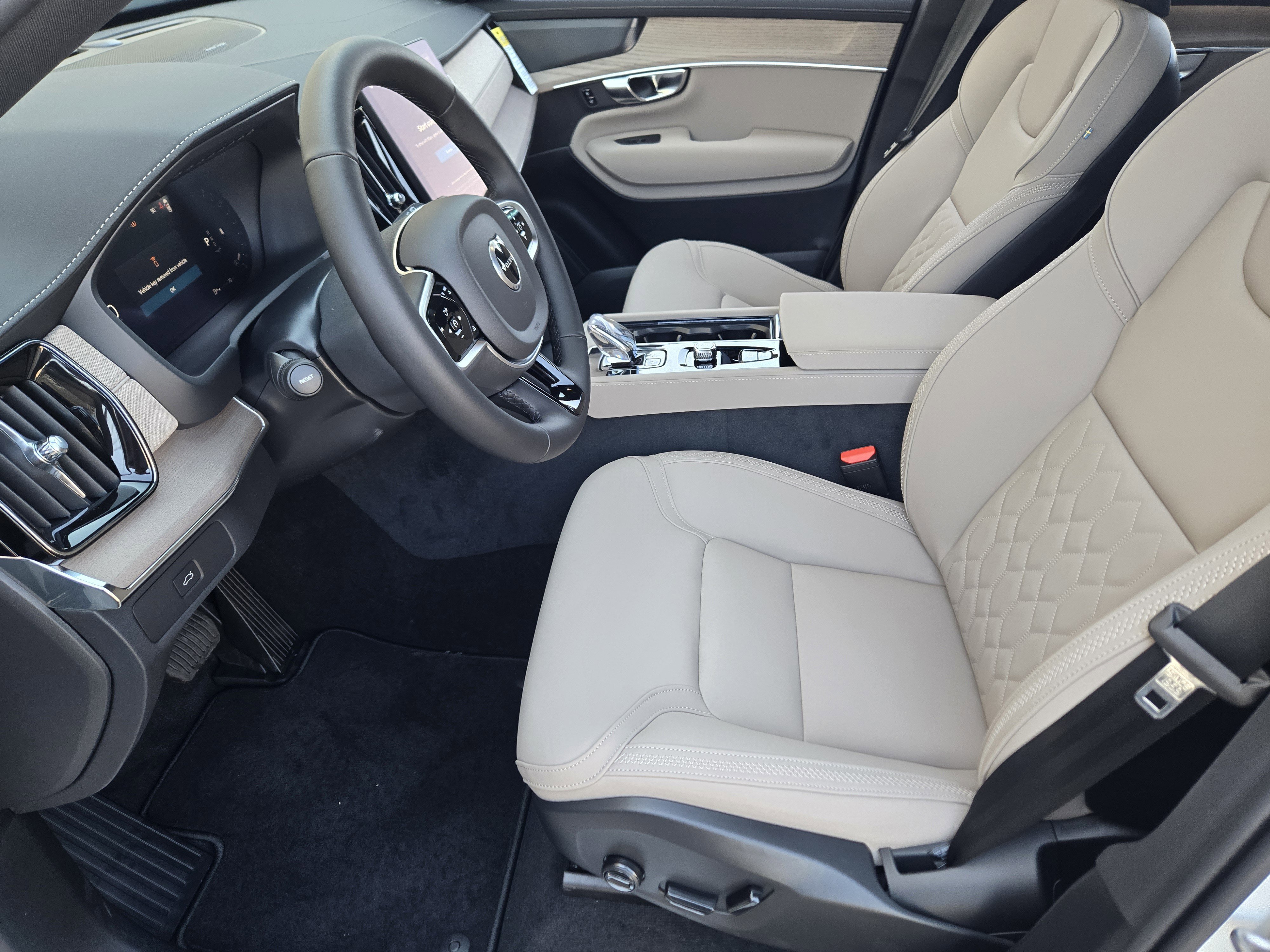 Used 2026 Volvo XC90 B6 Plus w/ Protection Package Premier AWD/4WD image 11