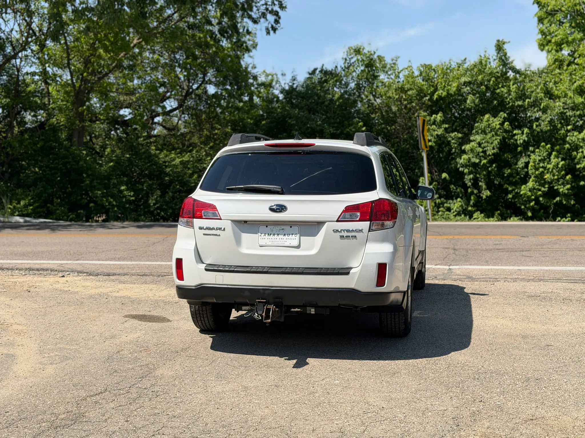 Used 2011 Subaru Outback 3.6R Limited w/ PWR Moonroof Pkg AWD/4WD image 10