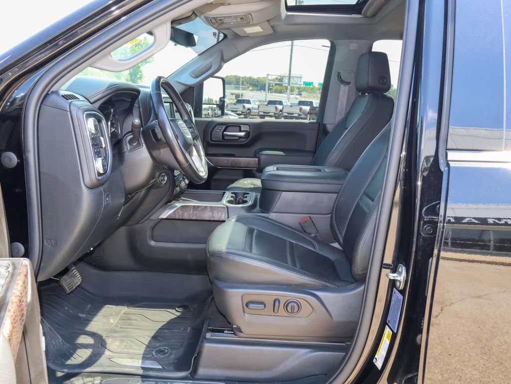 Used 2022 GMC Sierra 3500 Denali w/ Denali Ultimate Package AWD/4WD image 9