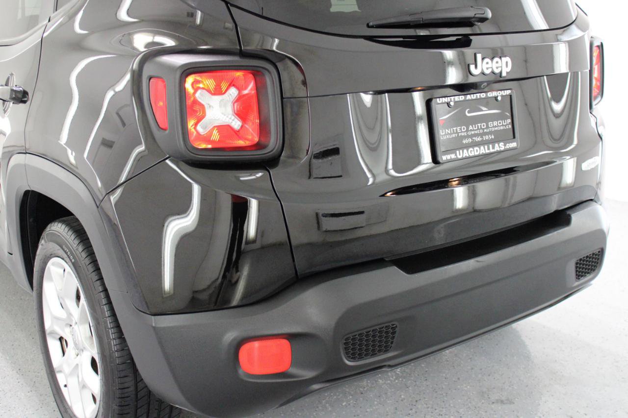 Used 2017 Jeep Renegade Latitude image 24