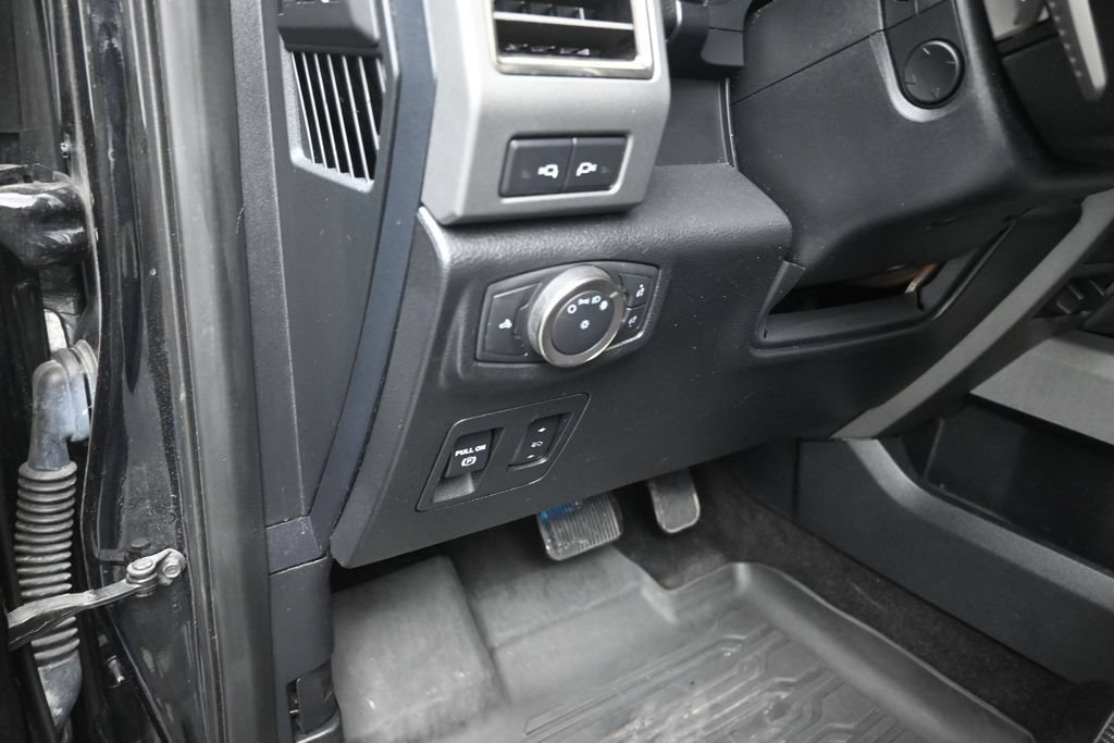 Used 2019 Ford F150 Raptor w/ Equipment Group 802A Luxury AWD/4WD image 13