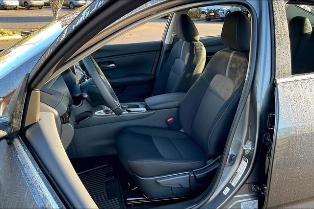 Used 2025 Nissan Sentra SV w/ All-Weather Package image 9