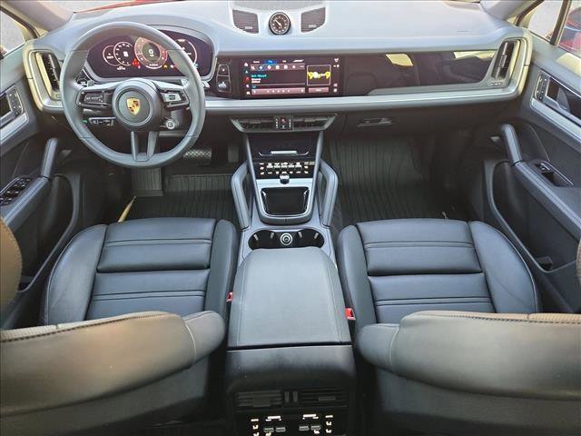 Used 2025 Porsche Cayenne Coupe image 18