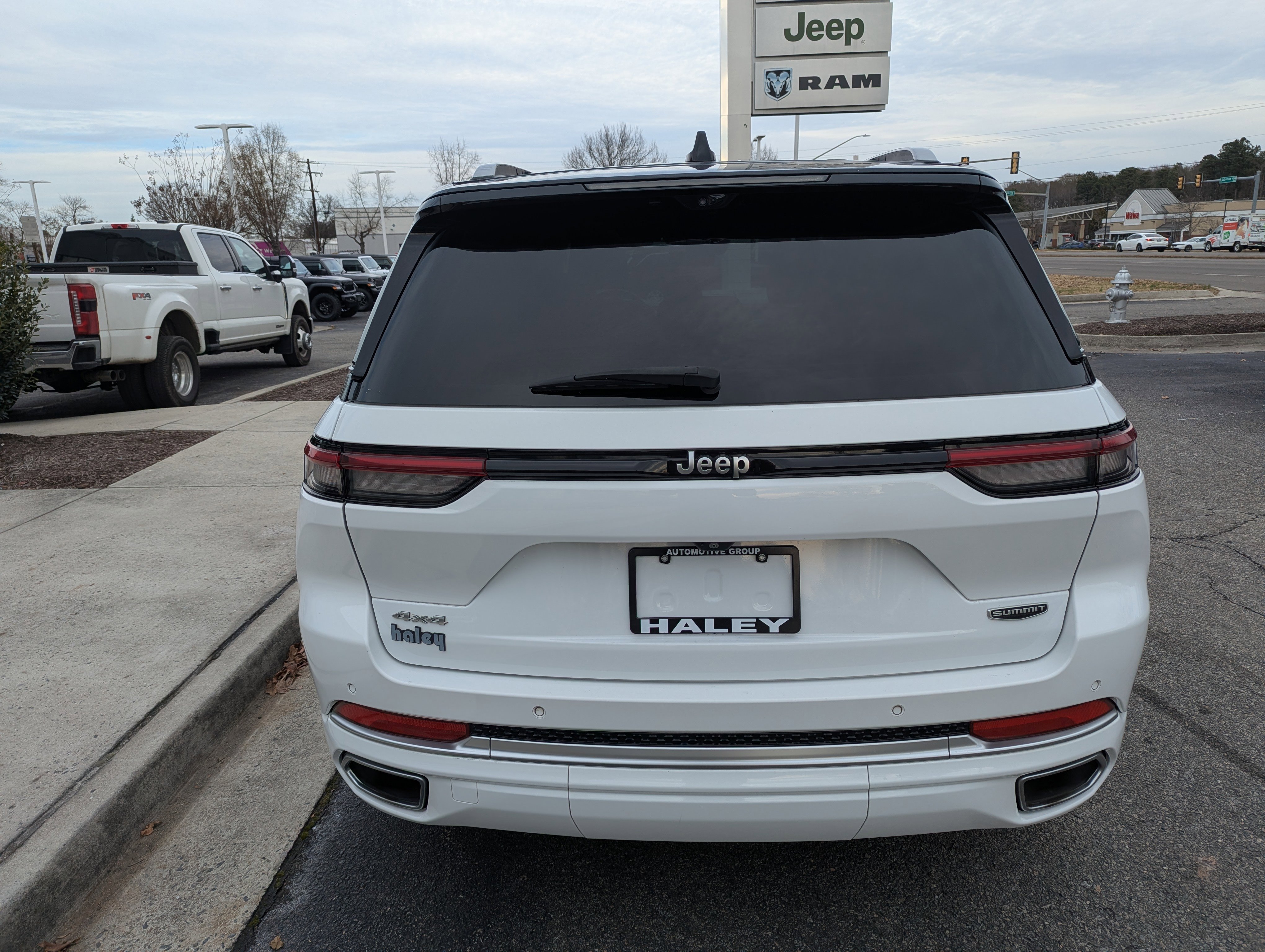 Used 2022 Jeep Grand Cherokee Summit w/ Adv Protech Group IV image 7