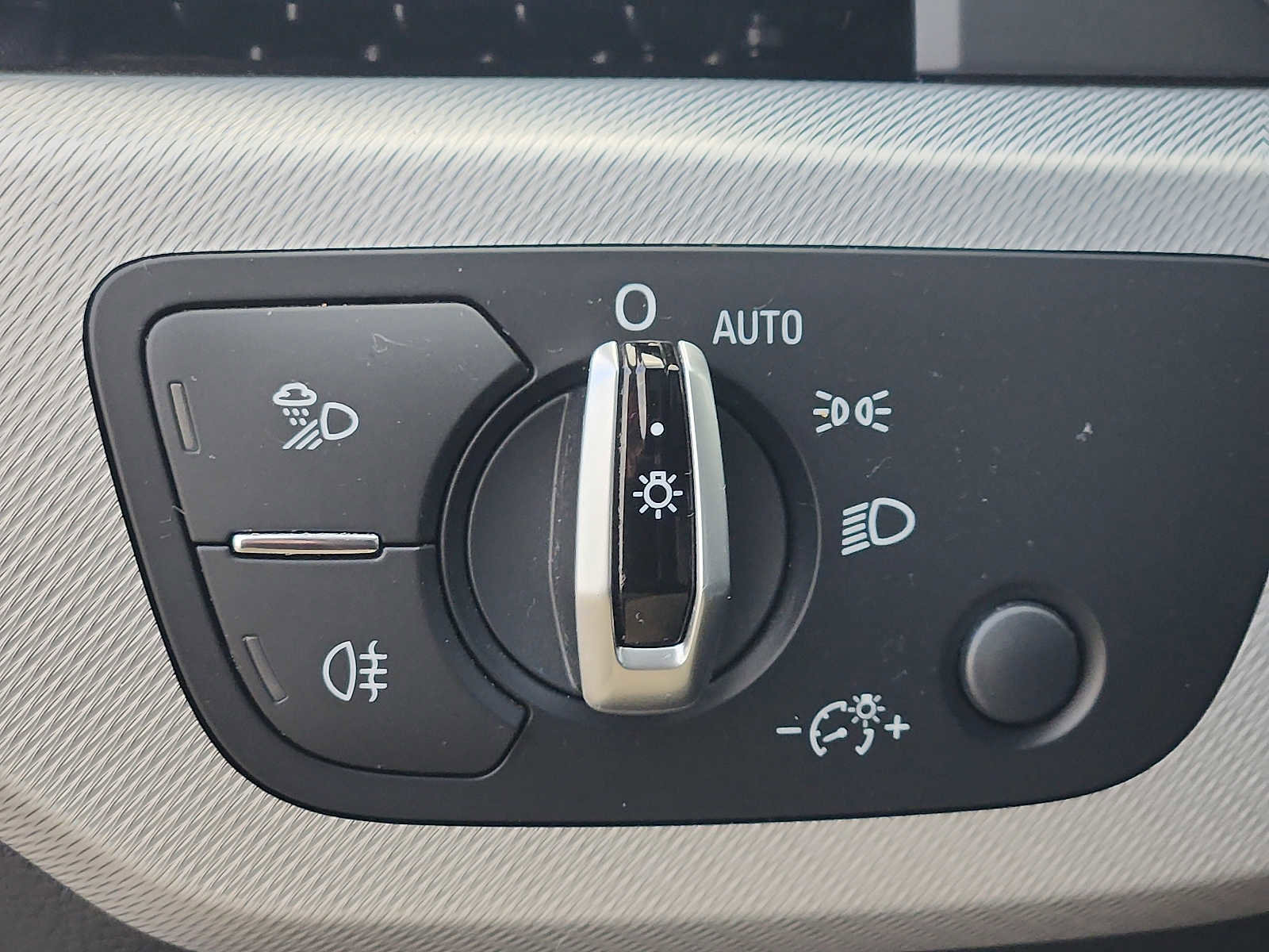 Used 2017 Audi A4 2.0T Premium Plus w/ Premium Plus Package image 25