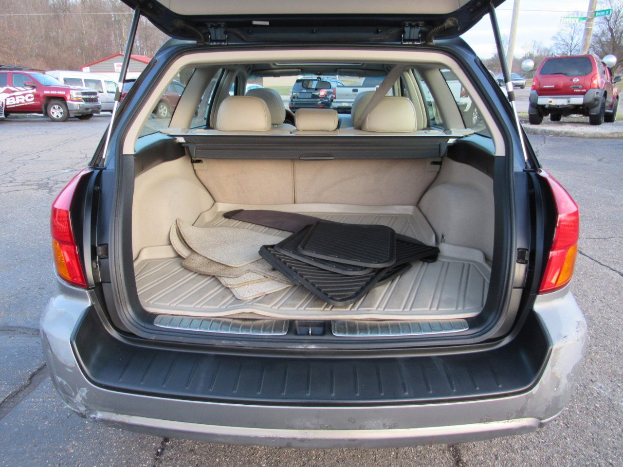 Used 2005 Subaru Outback 3.0R VDC Limited image 15
