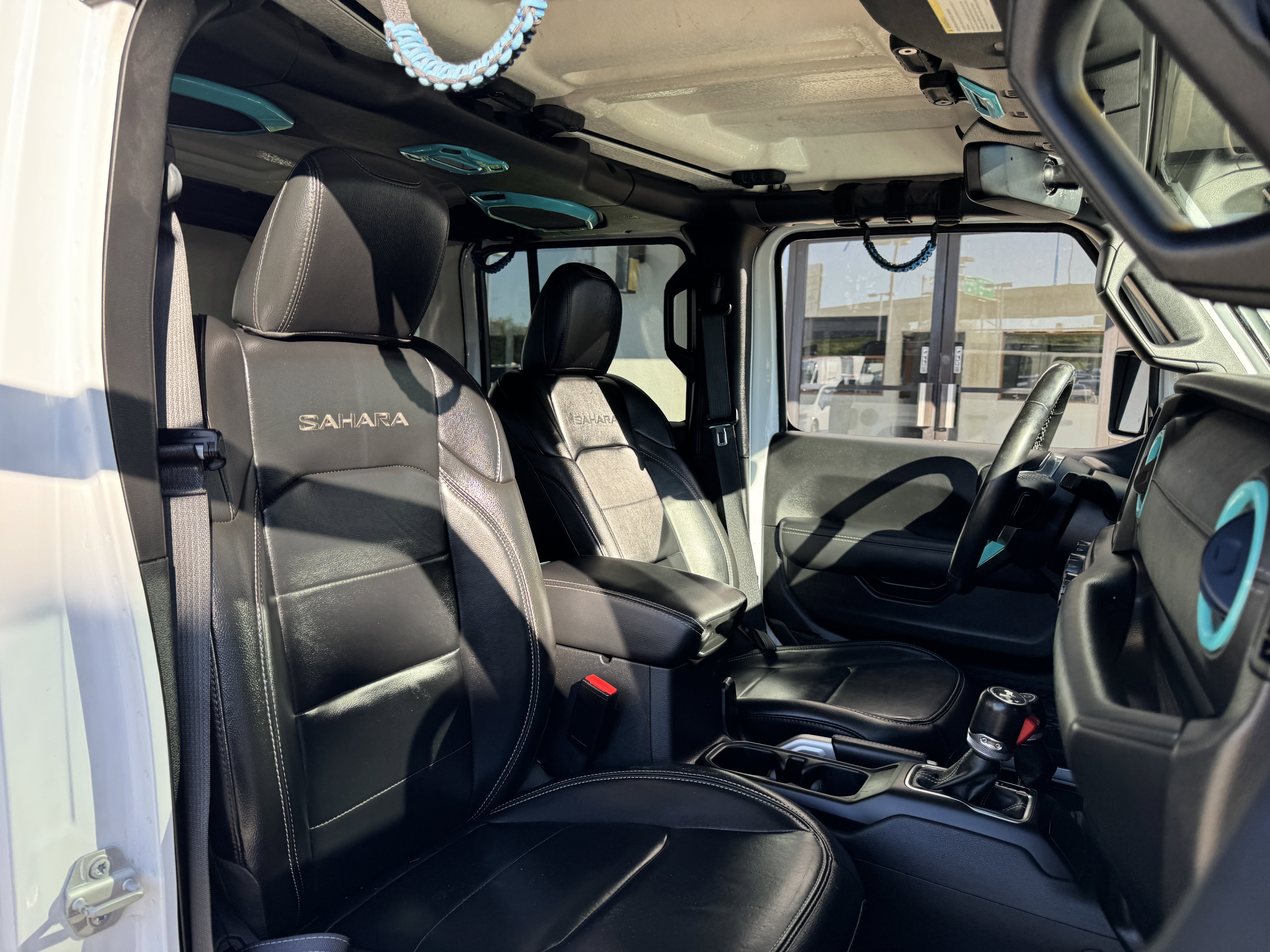 Used 2022 Jeep Wrangler Unlimited Sahara w/ Cold Weather Group image 23