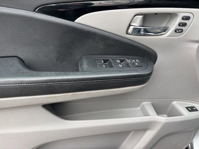 Used 2016 Honda Pilot Touring image 13