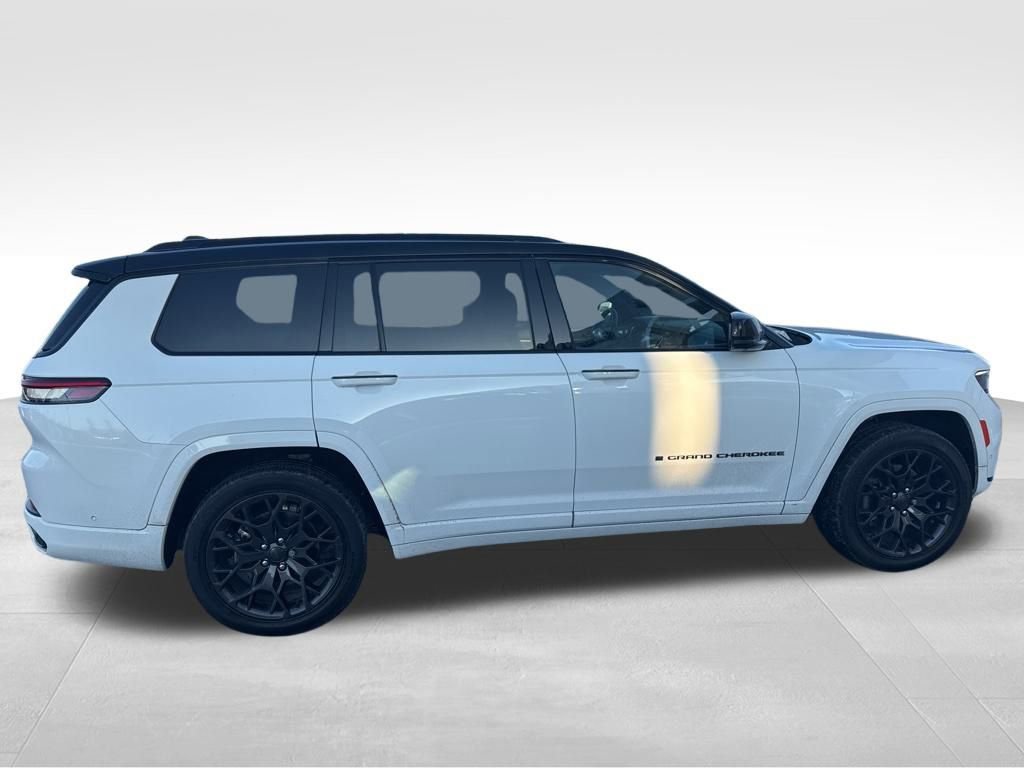 Used 2024 Jeep Grand Cherokee L Summit image 7