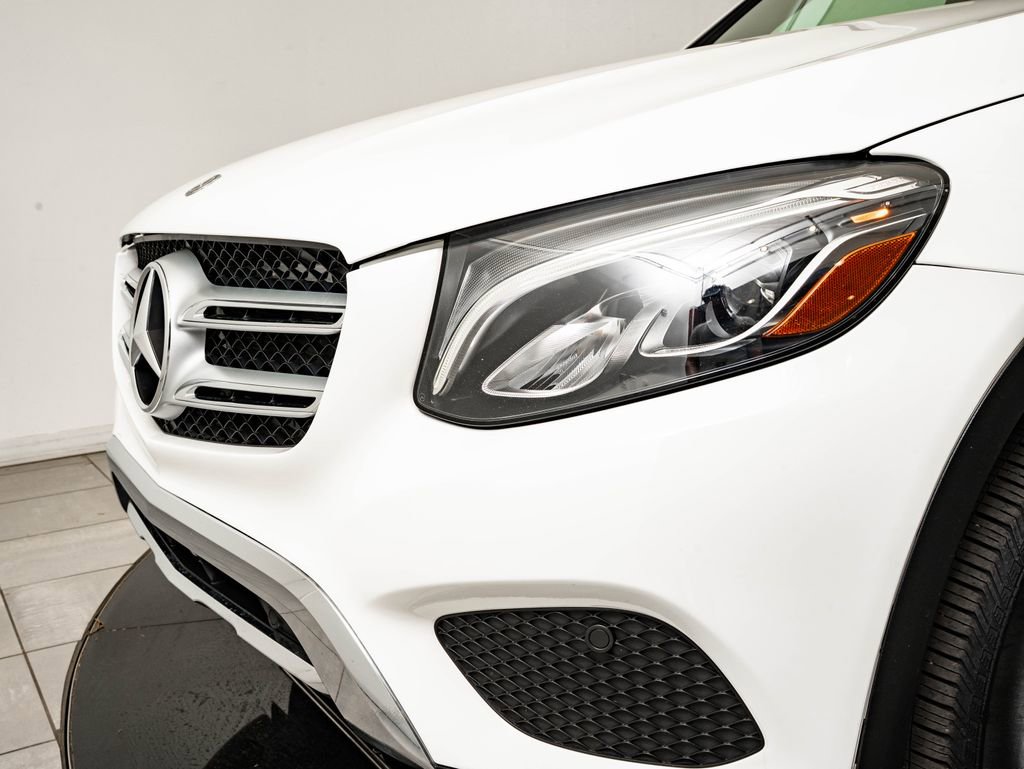 Used 2019 Mercedes-Benz GLC 300 4MATIC image 3