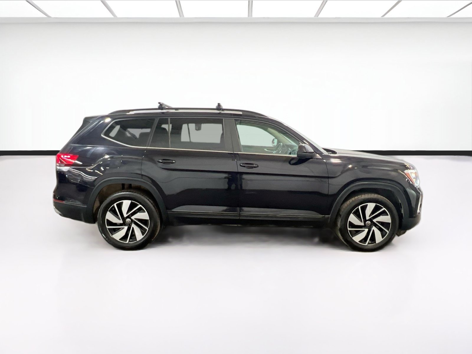 Used 2024 Volkswagen Atlas SE AWD/4WD image 23