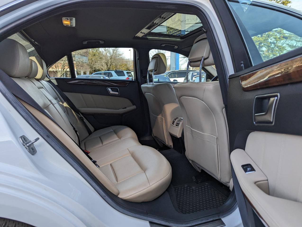 Used 2013 Mercedes-Benz E 350 4MATIC Sedan image 37