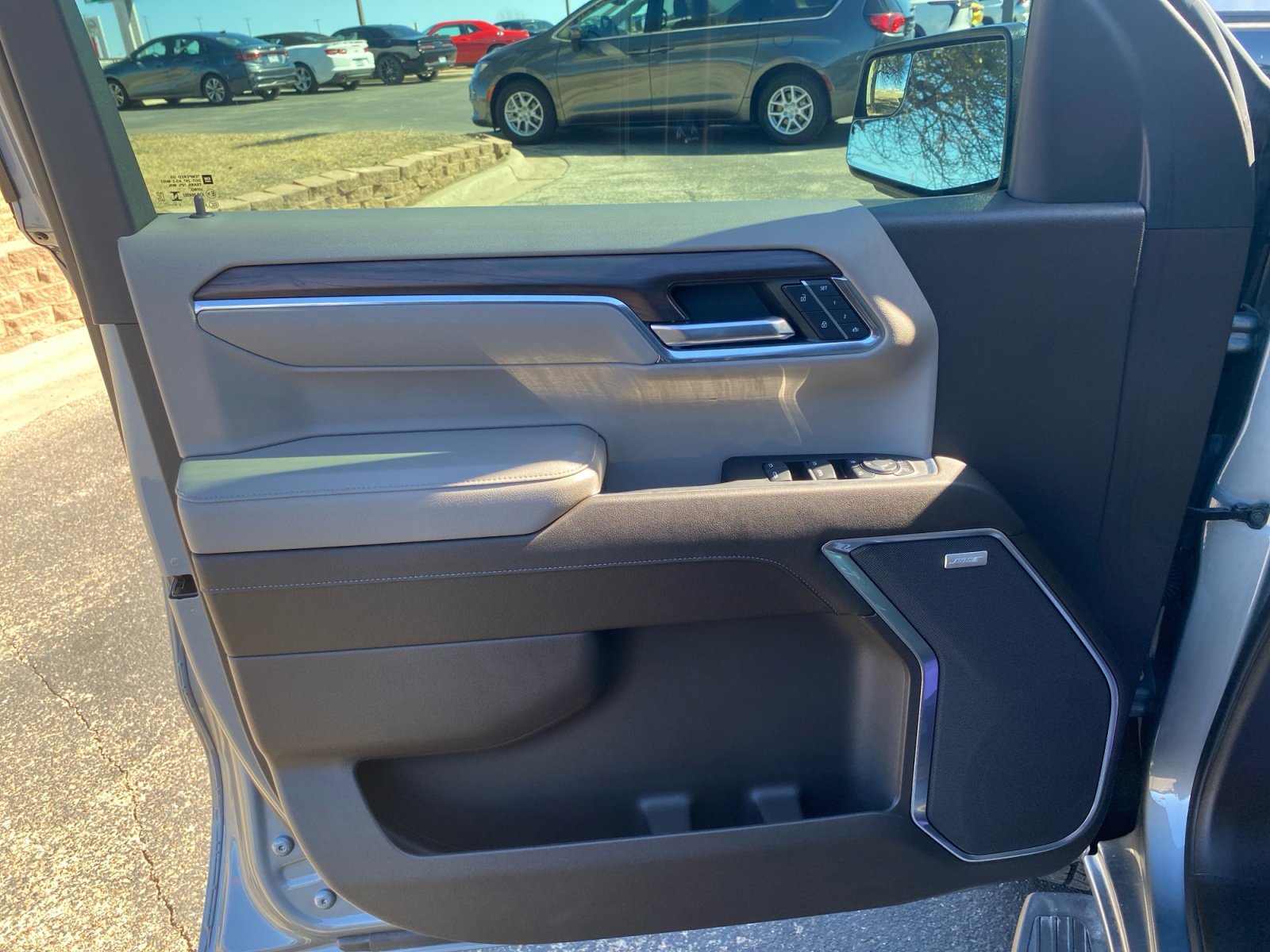 Used 2024 GMC Sierra 1500 SLT image 30