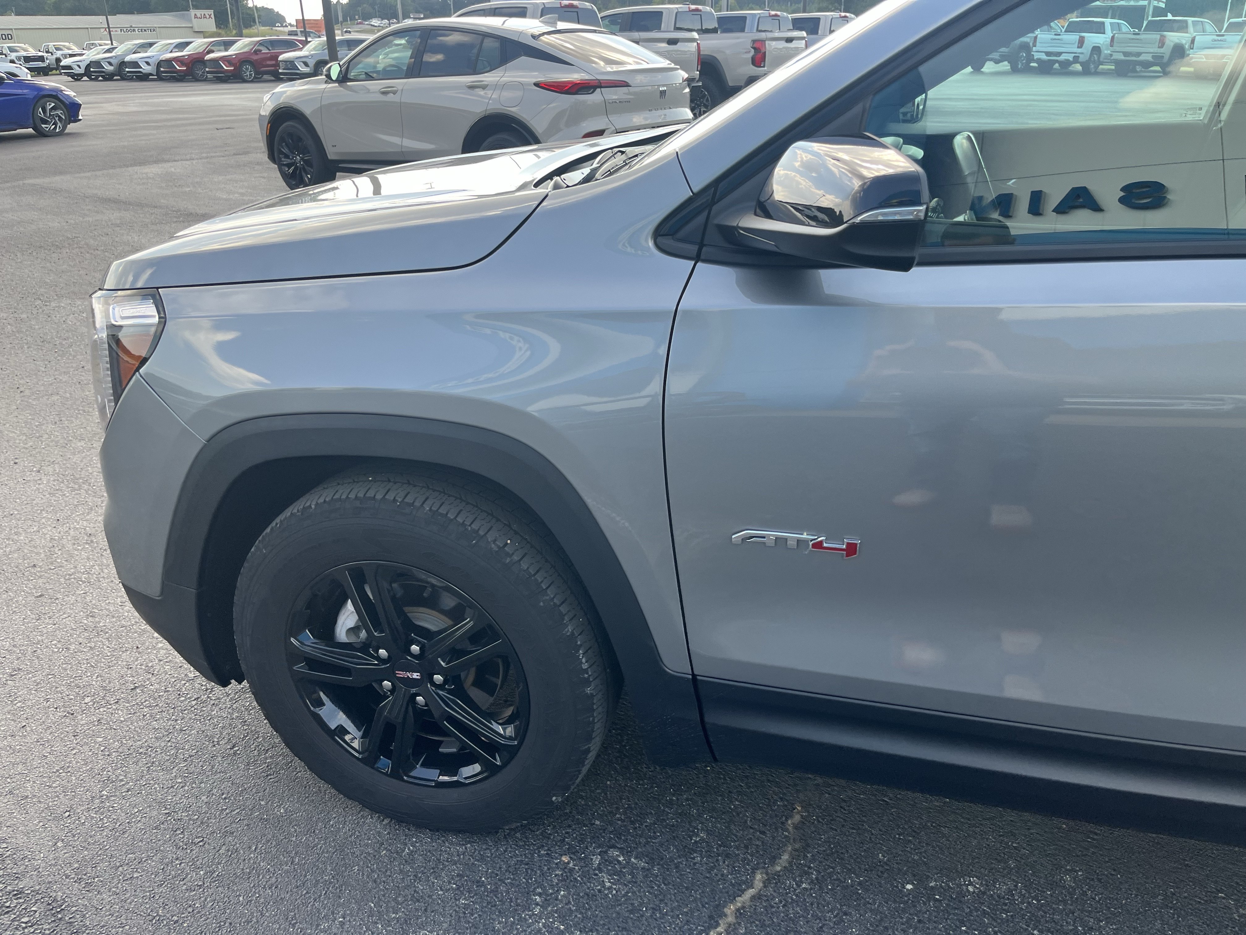 Used 2024 GMC Terrain AT4 AWD/4WD image 4