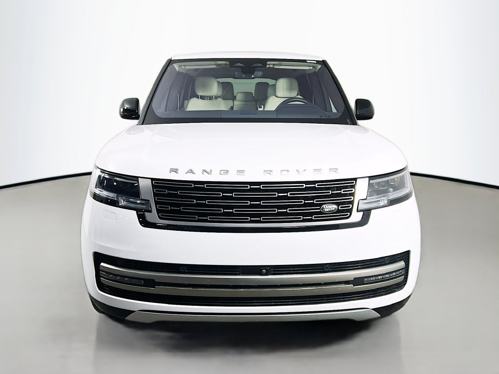 Used 2023 Land Rover Range Rover Long Wheelbase SE AWD/4WD image 2