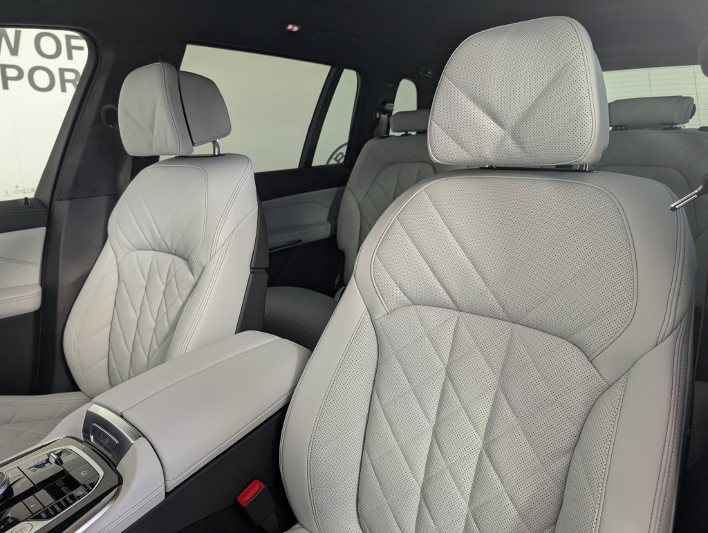 New 2027 BMW X7 xDrive40i w/ M Sport Package AWD/4WD image 12