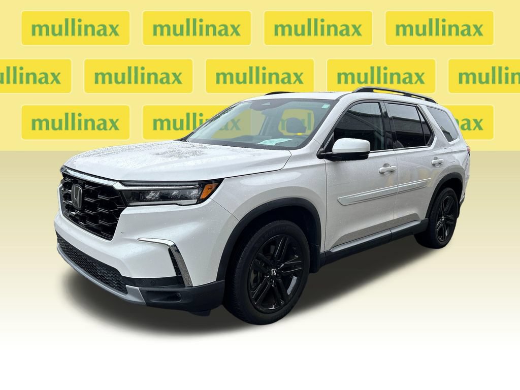 Used 2023 Honda Pilot Touring image 5