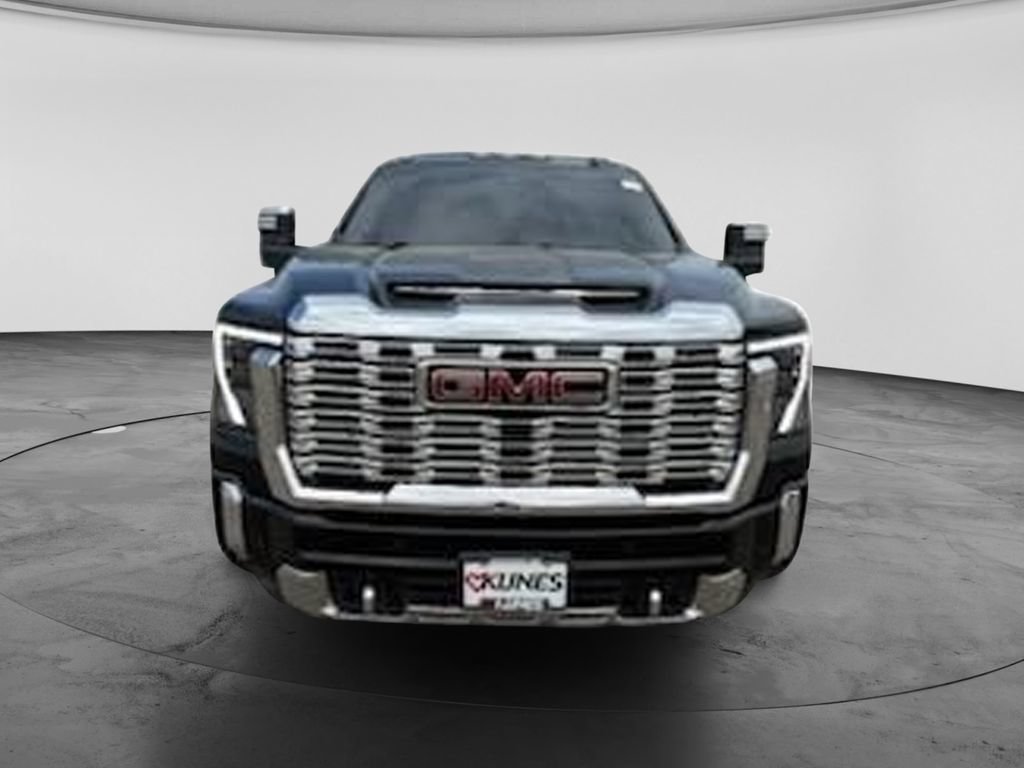 Used 2025 GMC Sierra 3500 Denali AWD/4WD image 3