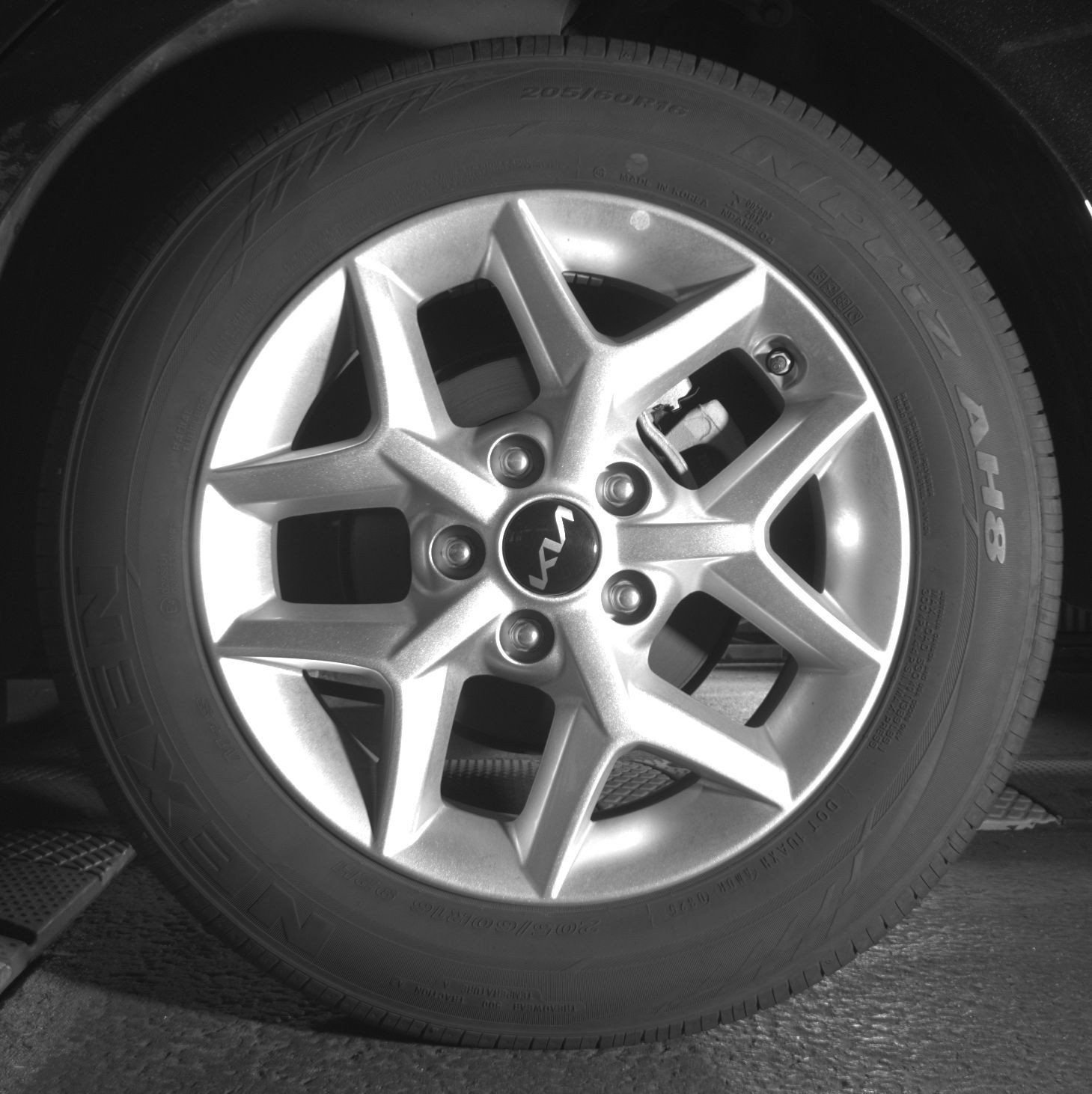 Used 2025 Kia Soul LX w/ LX Technology Package FWD image 16