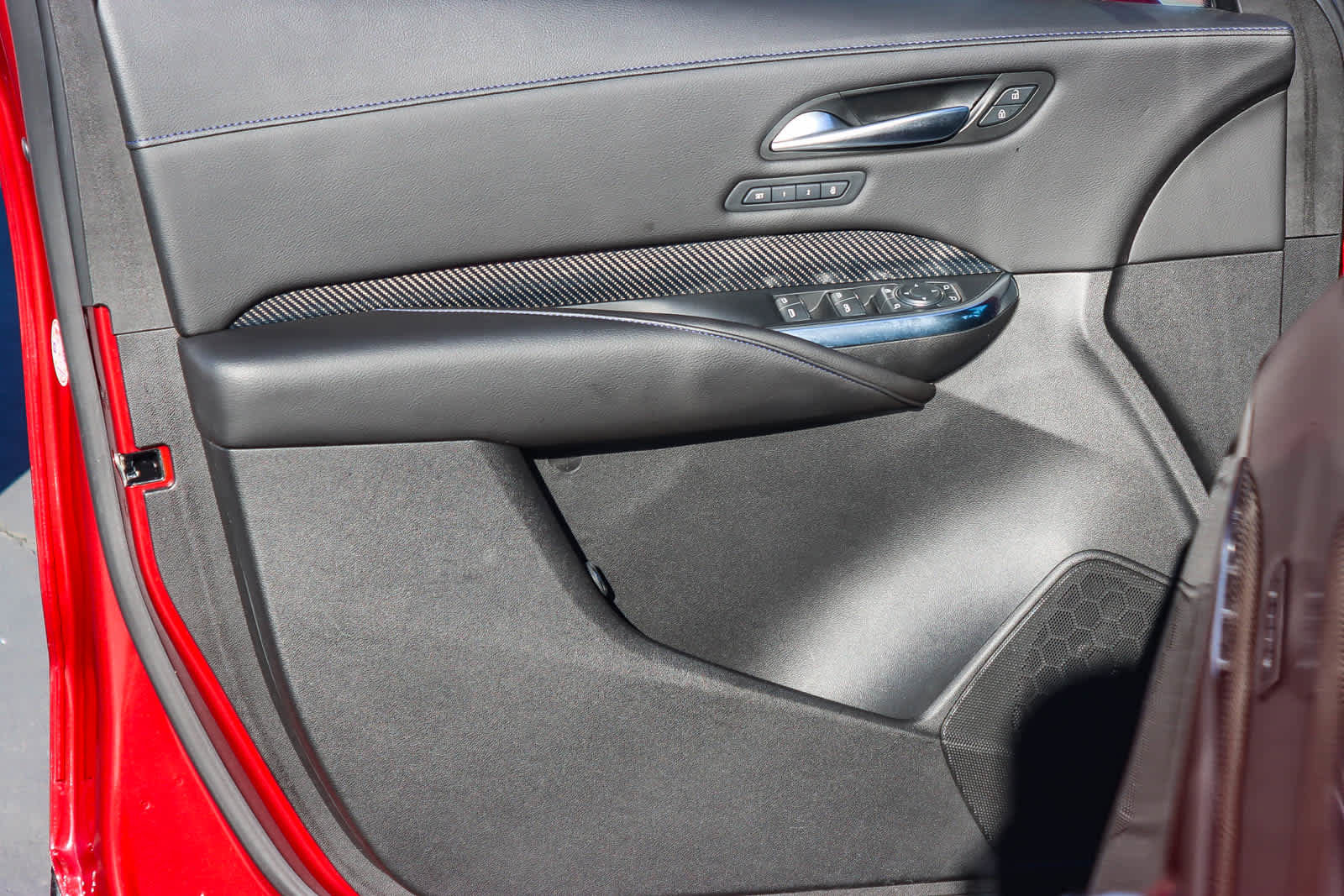 Used 2024 Cadillac XT4 Sport w/ Technology Package image 19