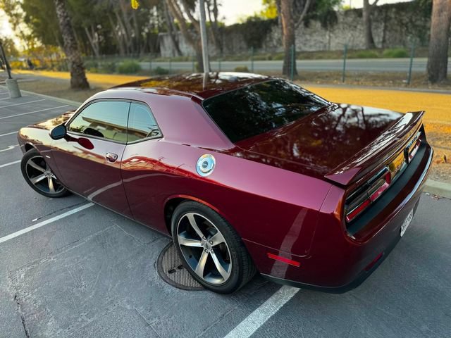 Used 2019 Dodge Challenger R/T w/ Driver Convenience Group RWD image 16
