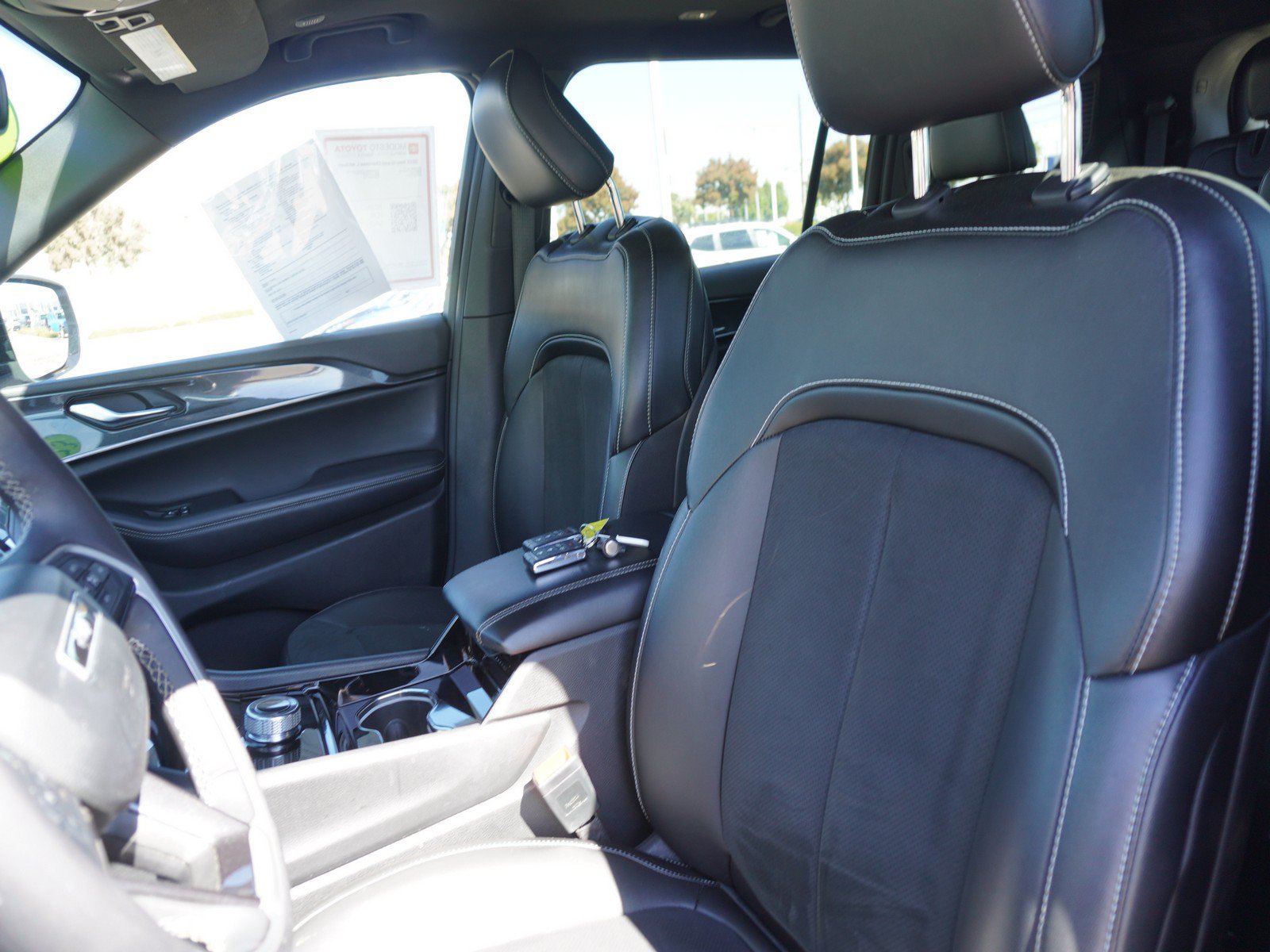 Used 2023 Jeep Grand Cherokee L Laredo AWD/4WD image 23