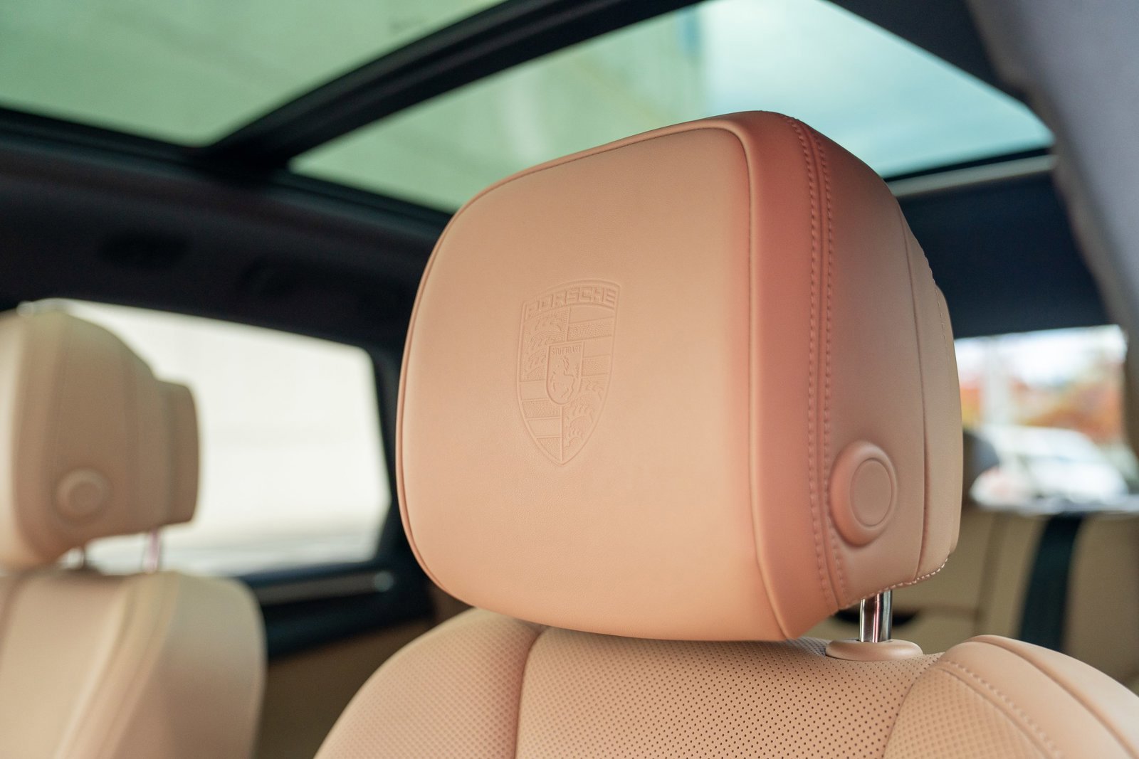 Used 2025 Porsche Macan image 13