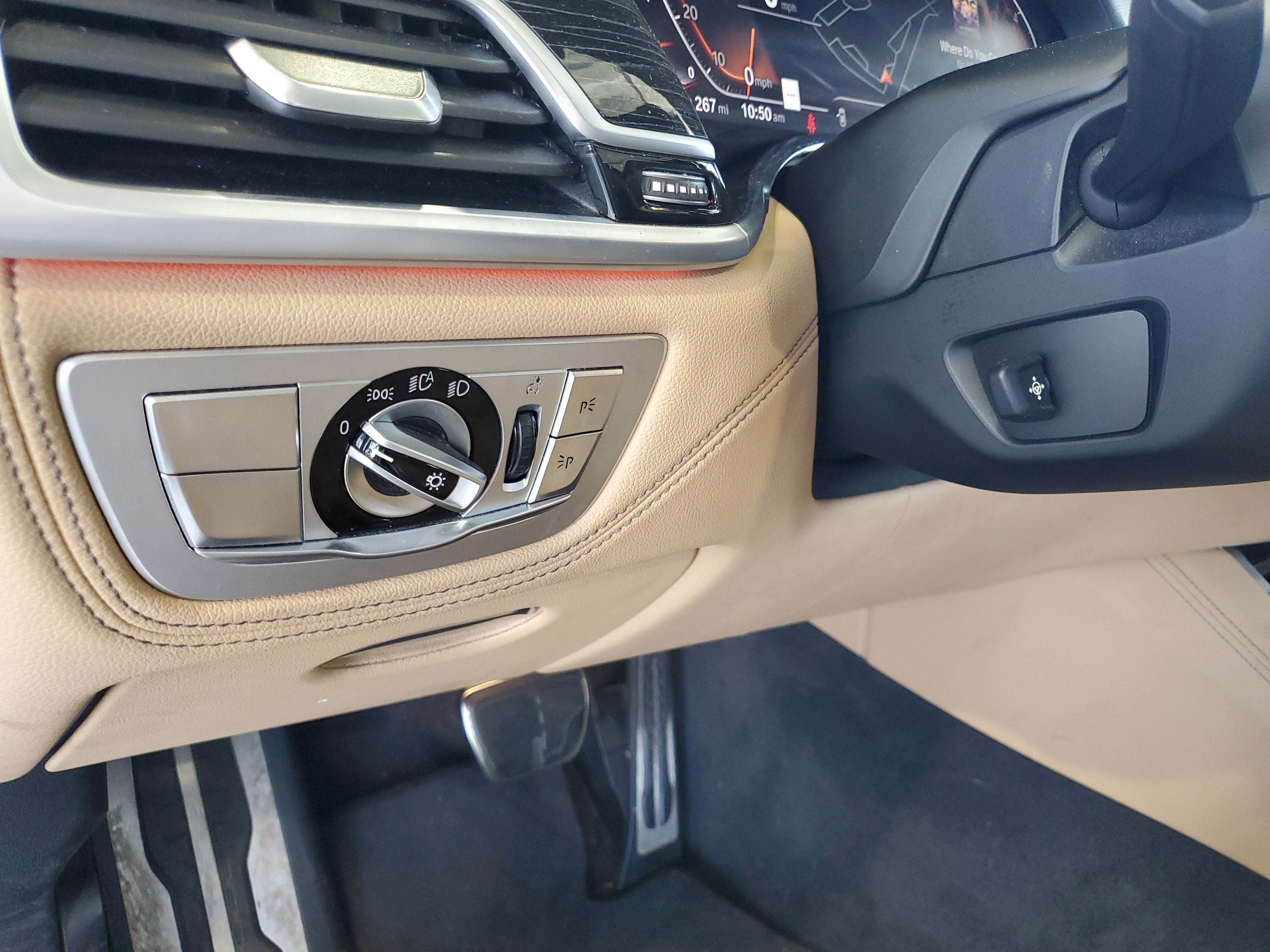 Used 2022 BMW 740i w/ M Sport Package RWD image 21
