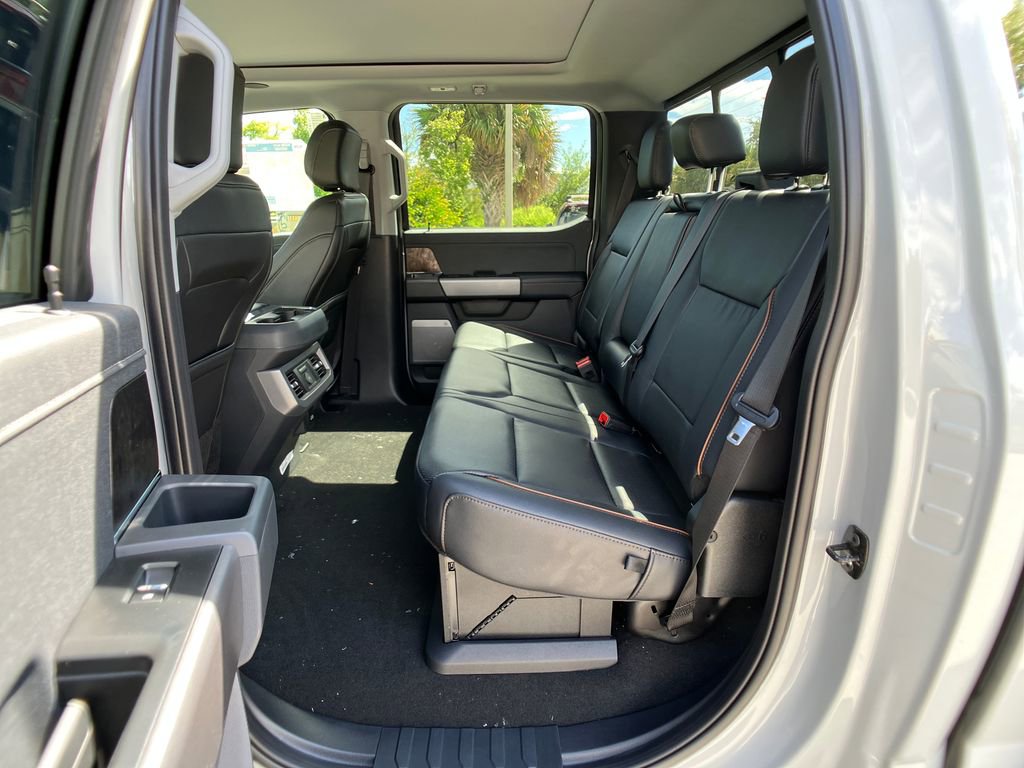 New 2026 Ford F250 Lariat w/ Black Appearance Package image 30