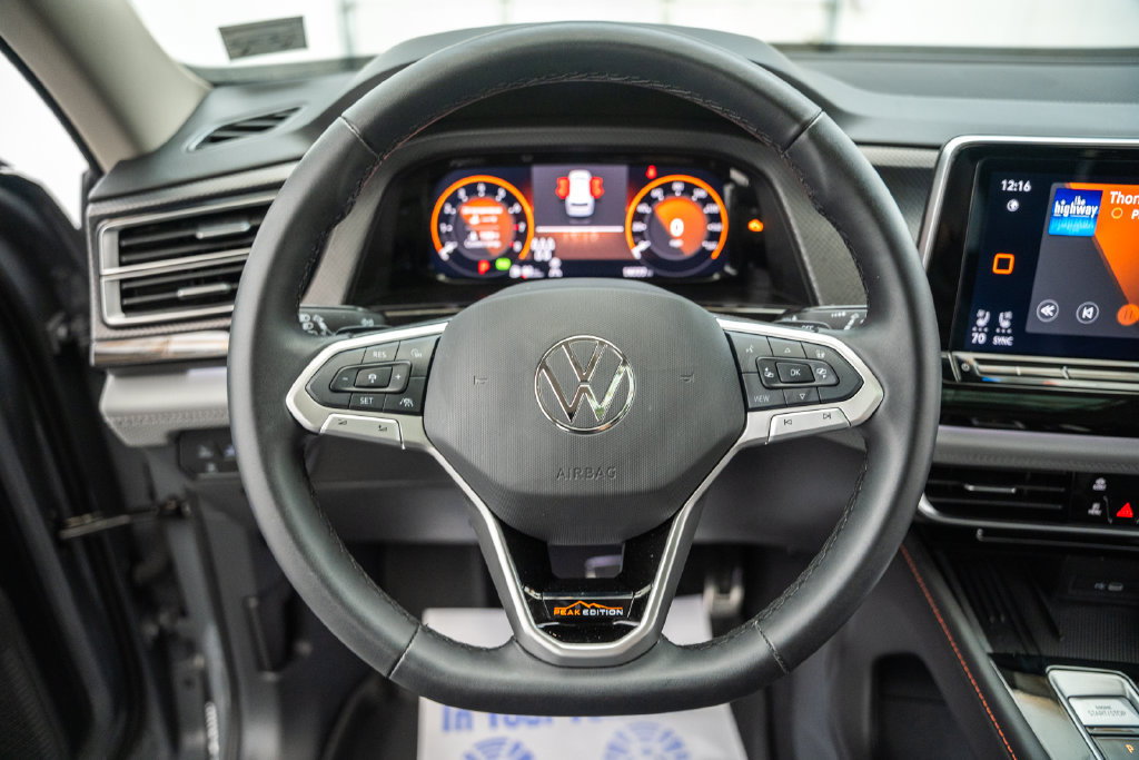 Used 2025 Volkswagen Atlas Peak Edition SE AWD/4WD image 33