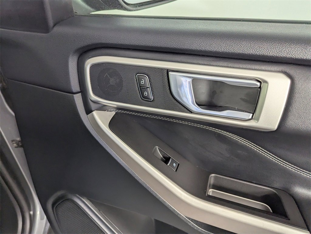 Used 2024 Ford Explorer XLT image 36
