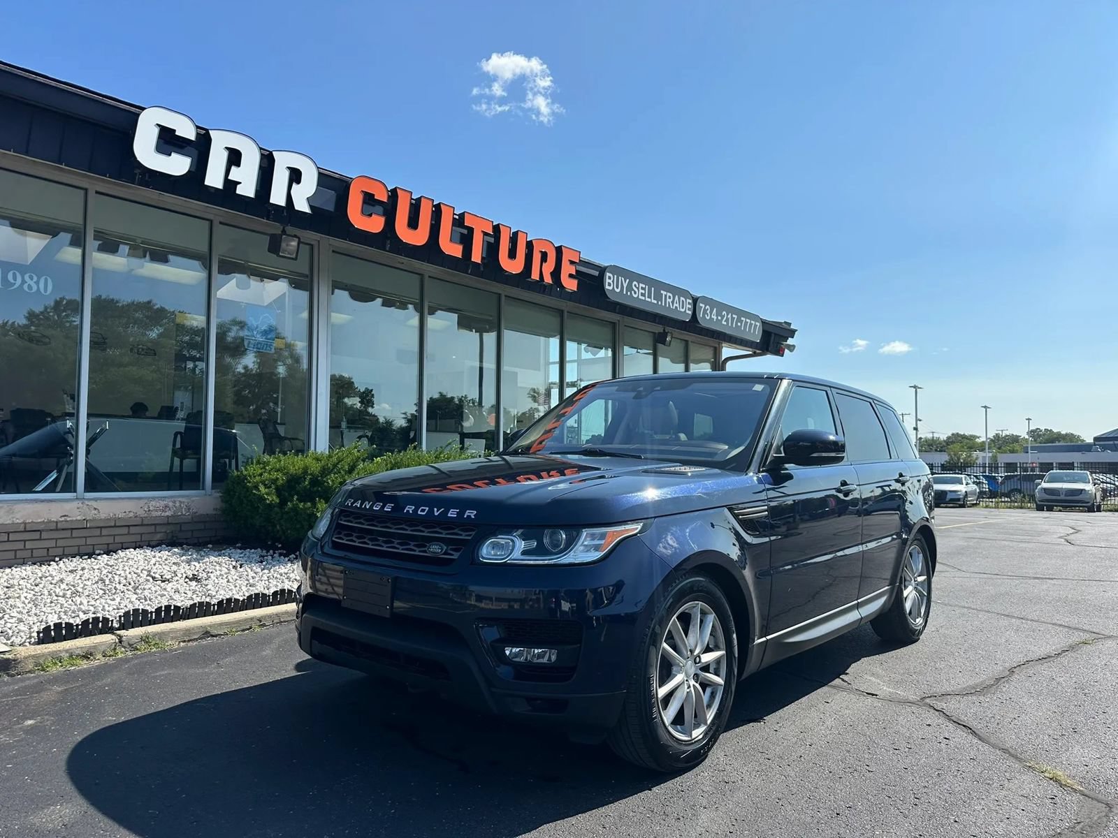 Used 2017 Land Rover Range Rover Sport SE AWD/4WD image 1