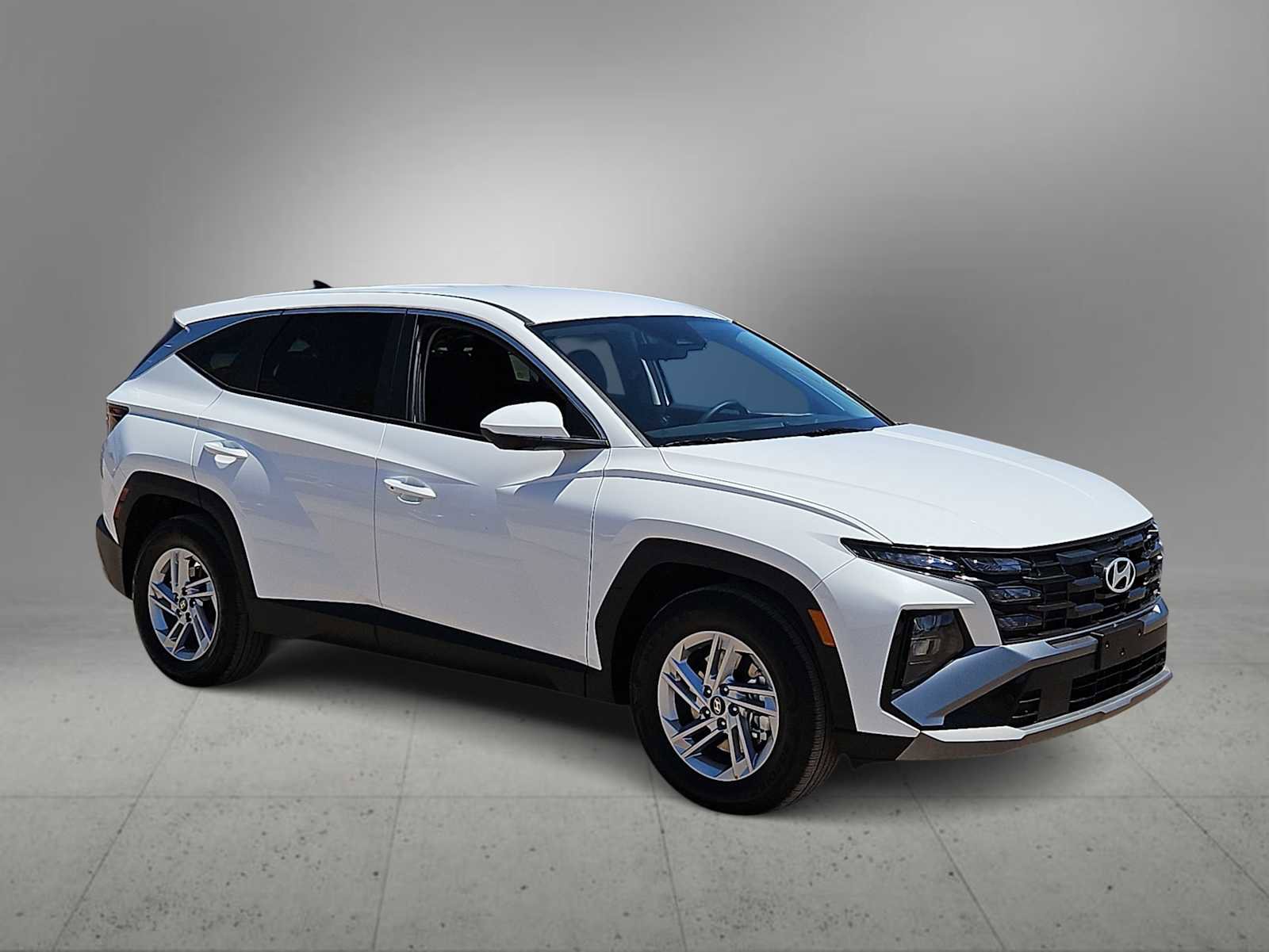 Certified 2026 Hyundai Tucson SE FWD image 2