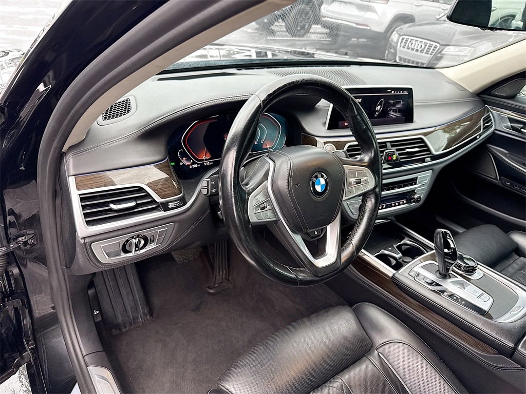 Used 2022 BMW 750i xDrive w/ Executive Package image 10