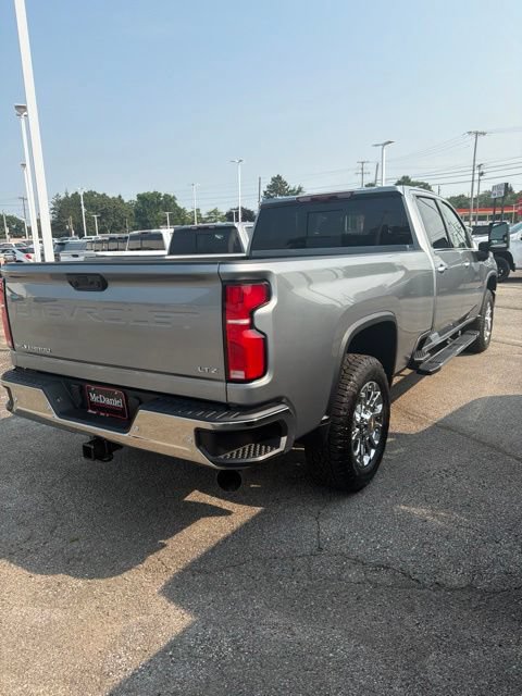 New 2026 Chevrolet Silverado 2500 LTZ w/ LTZ Premium Package AWD/4WD image 4