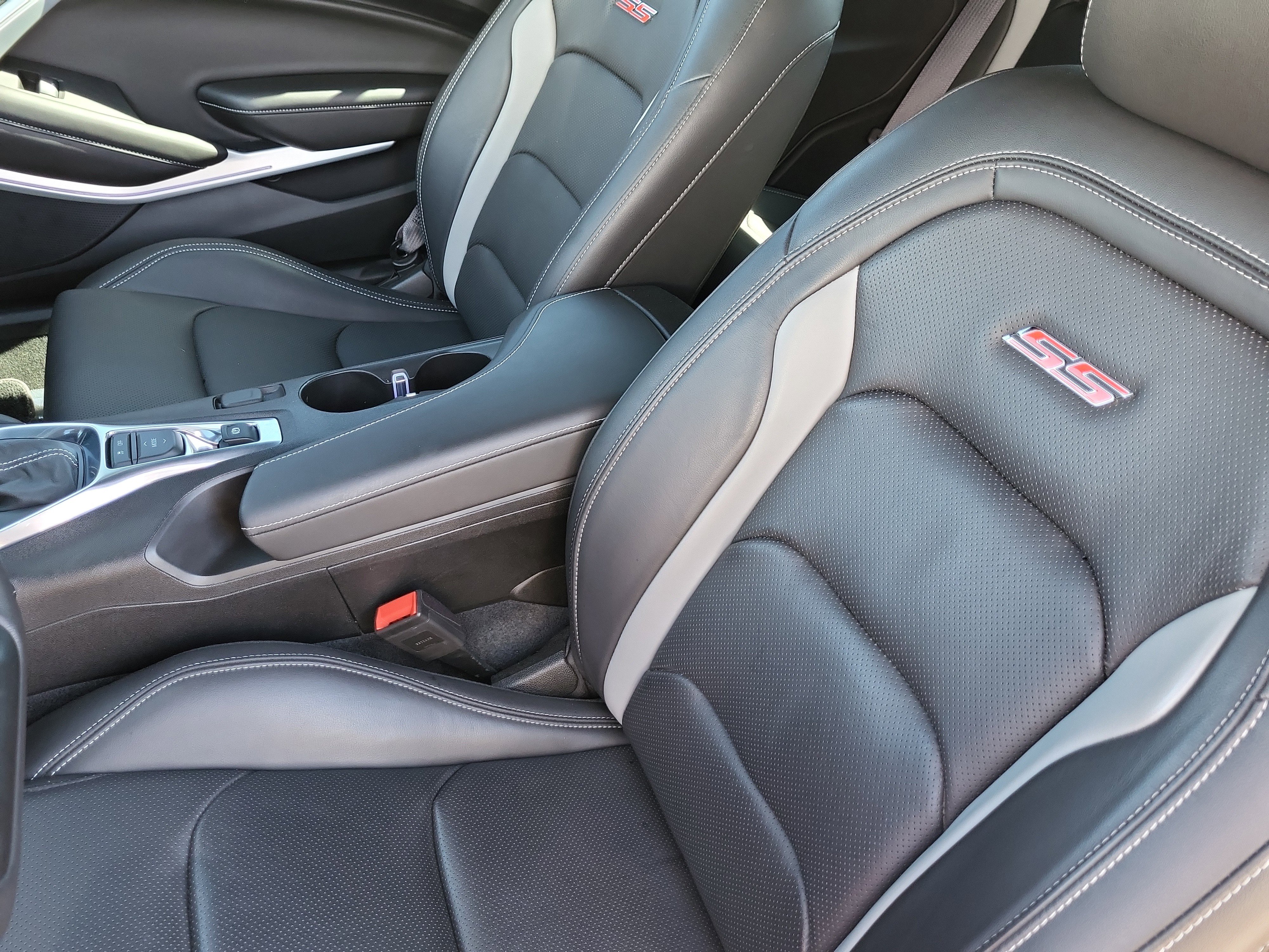 Used 2017 Chevrolet Camaro SS image 13