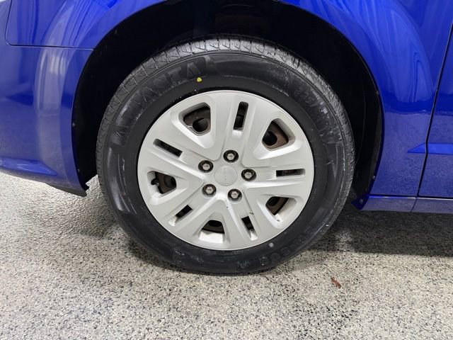 Used 2018 Dodge Grand Caravan SE w/ UConnect Hands-Free Group image 24