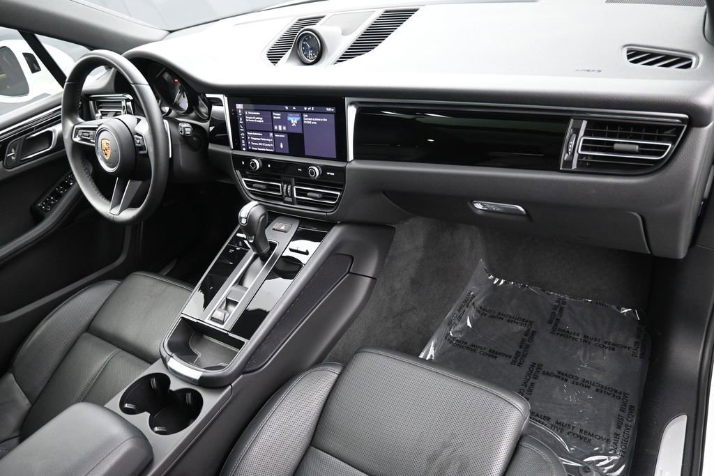Certified 2023 Porsche Macan S AWD/4WD image 32