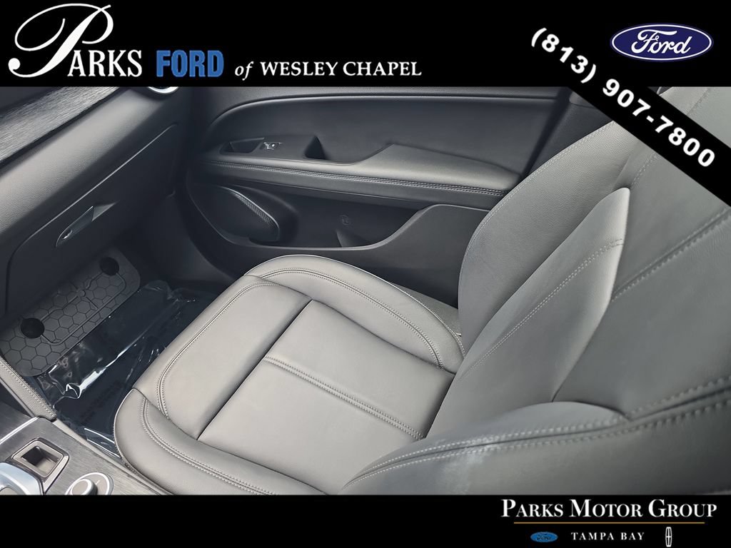 Used 2023 Alfa Romeo Stelvio Sprint RWD image 14