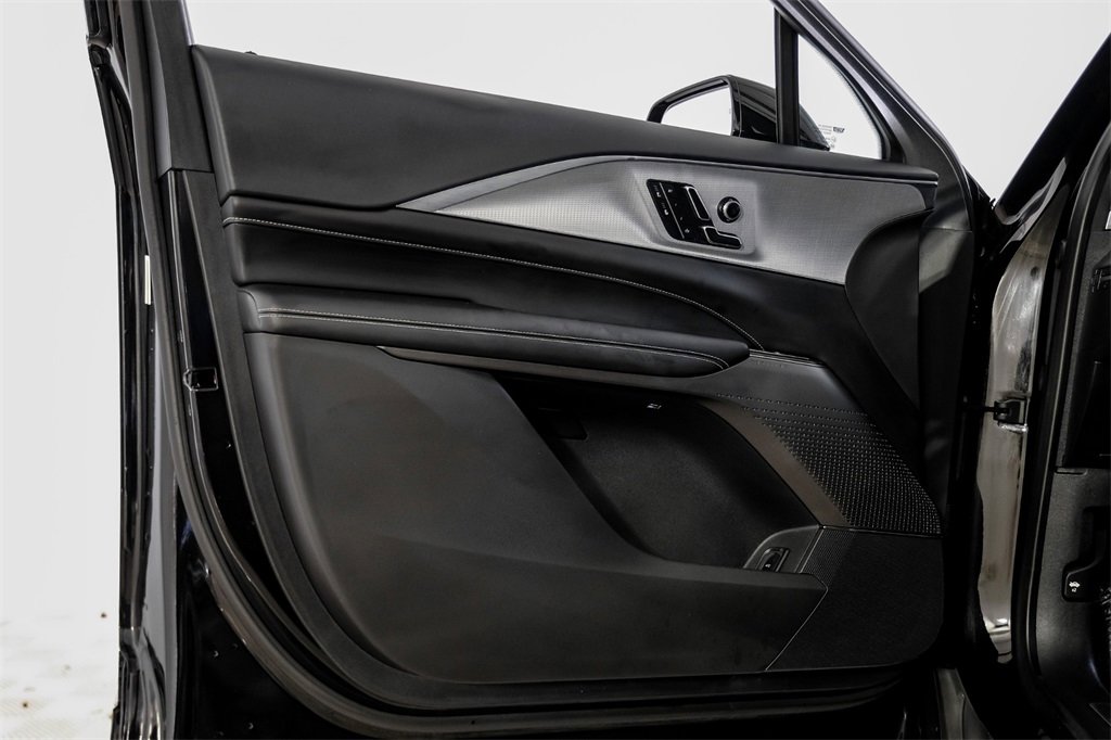 Used 2024 Cadillac Lyriq Tech image 42