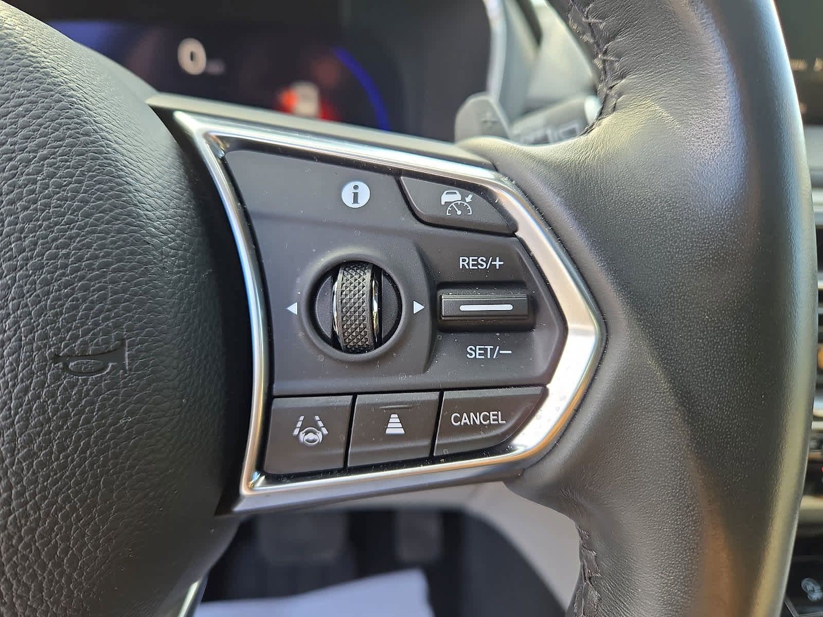 Used 2024 Acura MDX SH-AWD w/ Technology Package image 25