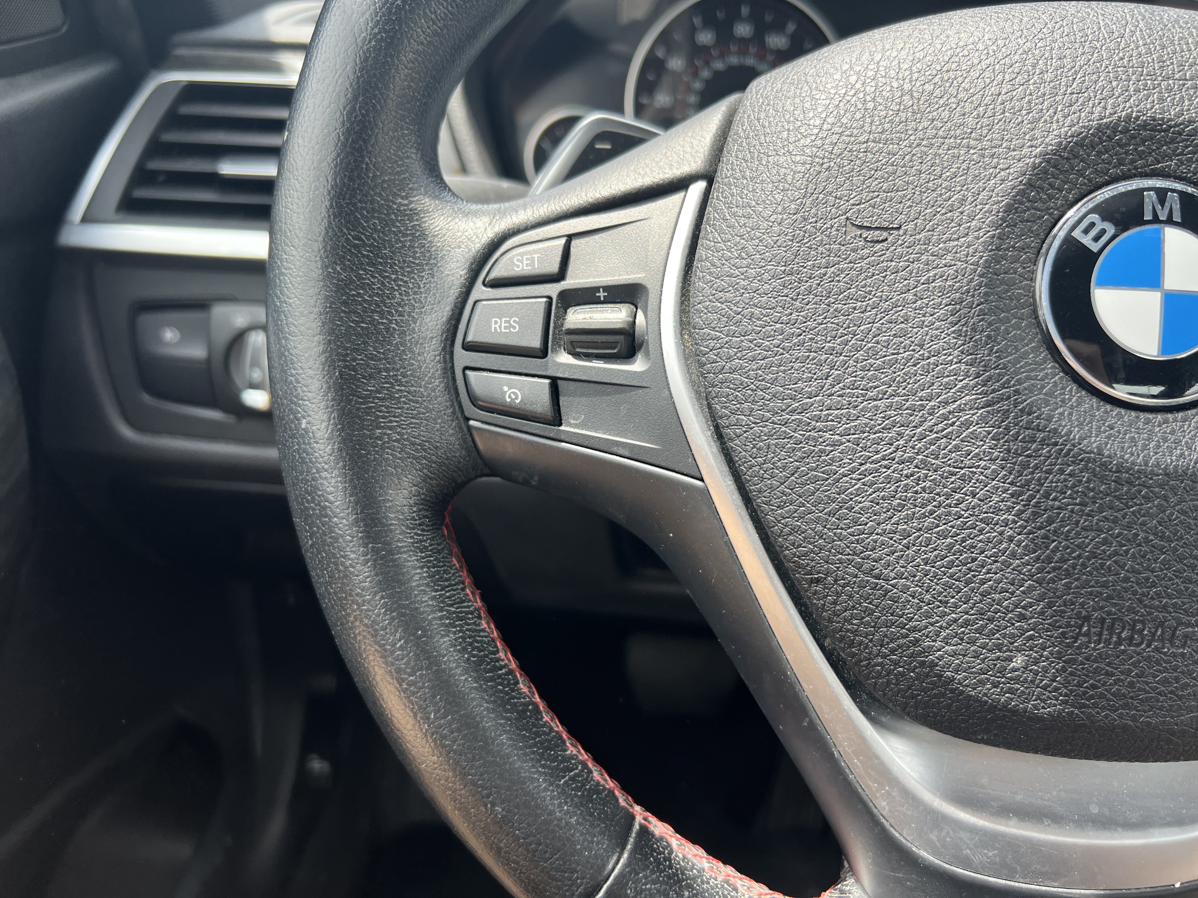 Used 2016 BMW 328i xDrive Sedan AWD/4WD image 19