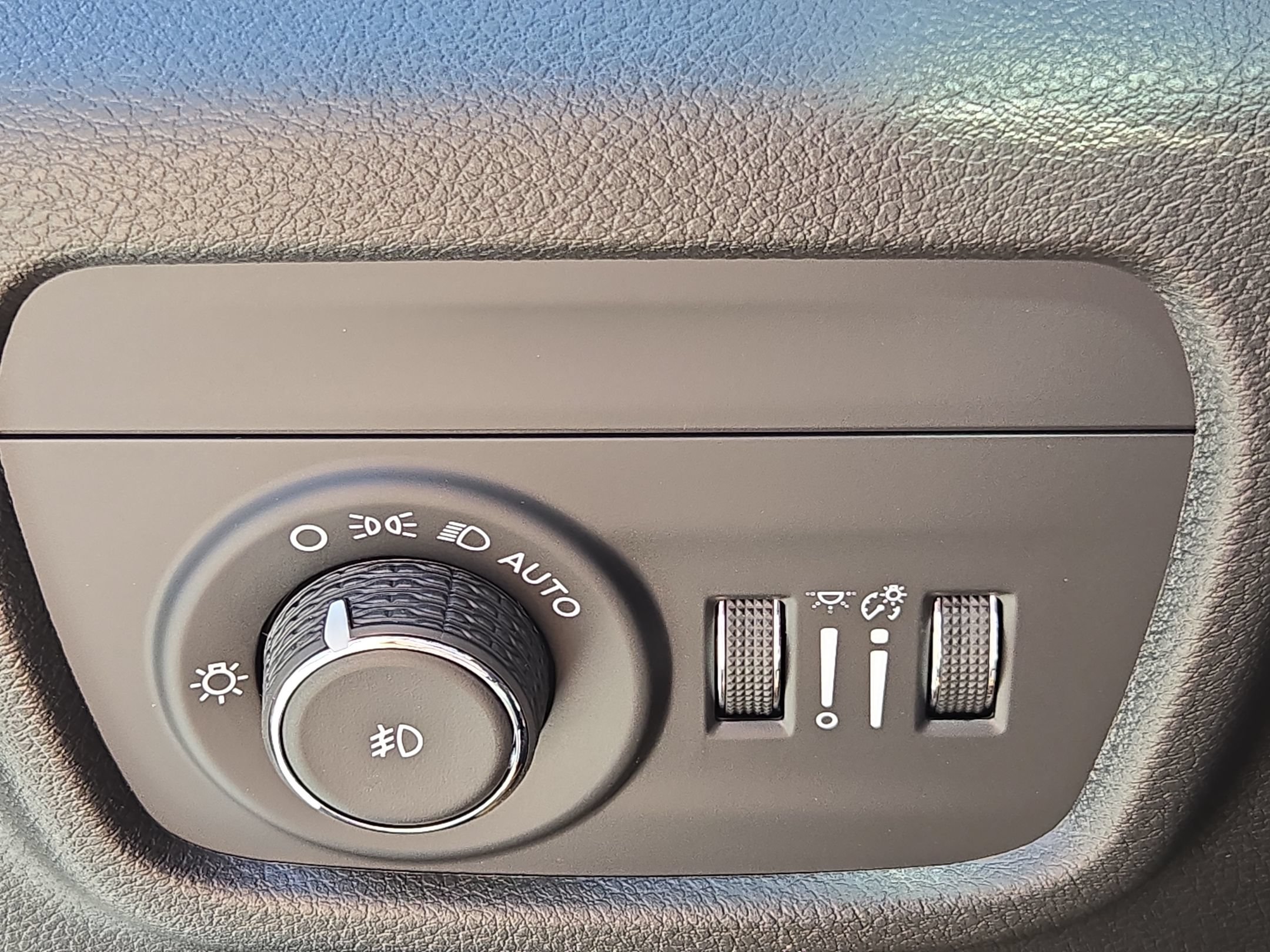 New 2027 Jeep Grand Cherokee Limited AWD/4WD image 21