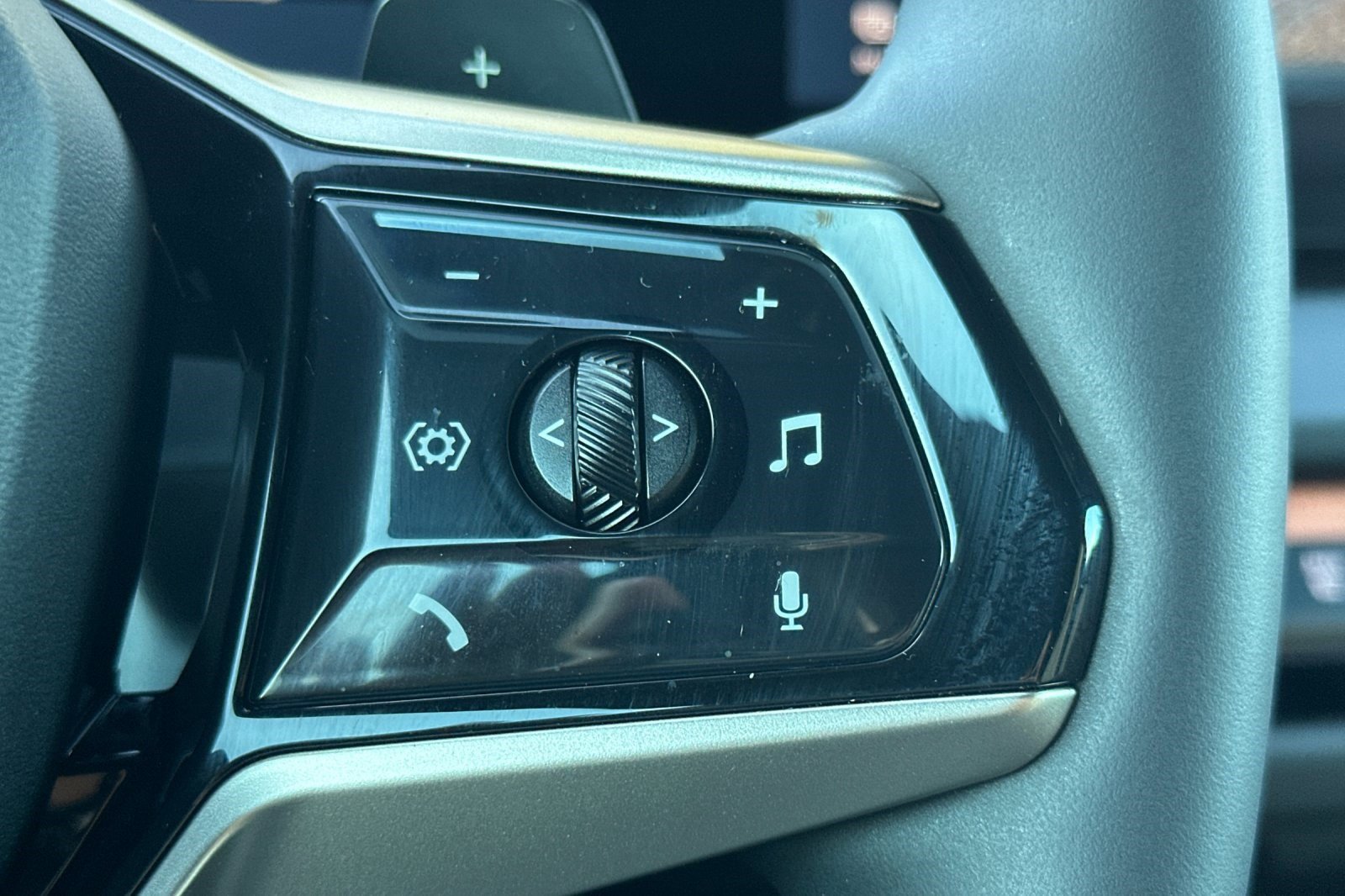 Used 2025 BMW X3 xDrive30i w/ Premium Package image 31